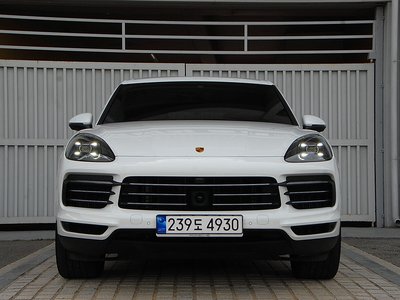 2023 Porsche CAYENNE photo 1