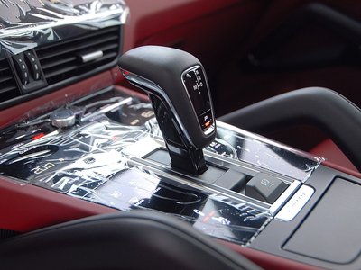 2023 Porsche CAYENNE photo 10