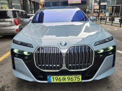 BMW 7 SERIES - 1