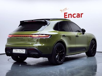 PORSCHE MACAN - 3