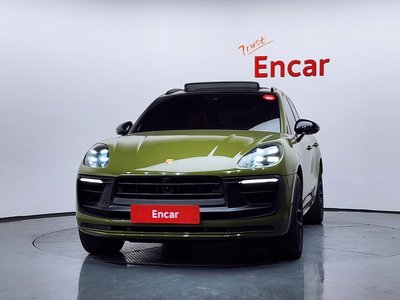 PORSCHE MACAN - 2