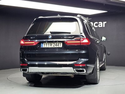 2020 BMW X7 — фото 4