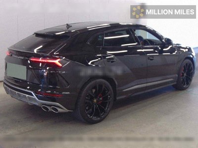 LAMBORGHINI URUS - 5