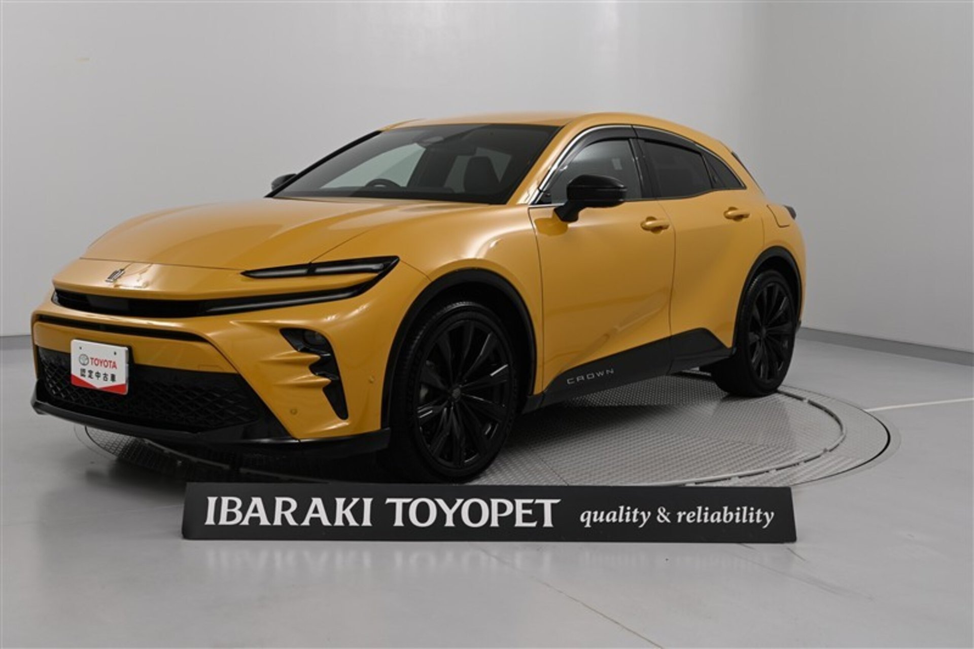 TOYOTA CROWN SPORT - View 1