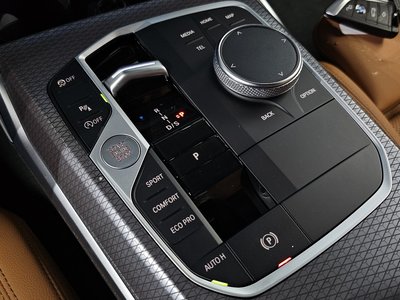 2025 BMW 3 SERIES thumbnail 12
