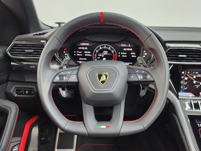 2023 Lamborghini URUS — миниатюра 18