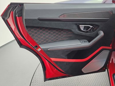 2023 Lamborghini URUS — миниатюра 15