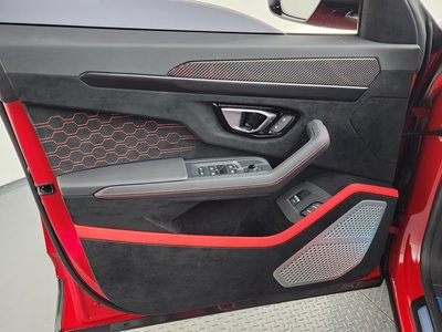 2023 Lamborghini URUS — миниатюра 14