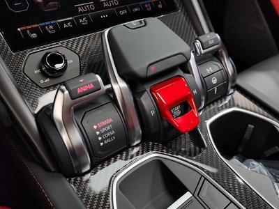 2023 Lamborghini URUS — миниатюра 12