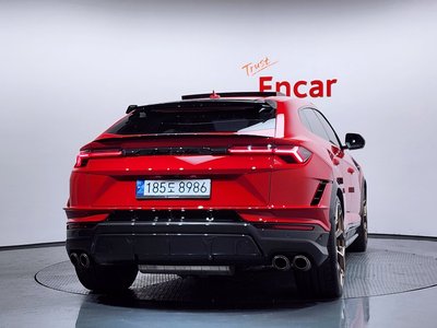 صورة 4 لـ 2023 Lamborghini URUS