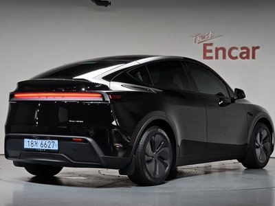 2025 Tesla MODEL Y photo 2