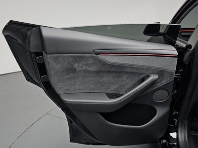 2025 Tesla MODEL Y thumbnail 15