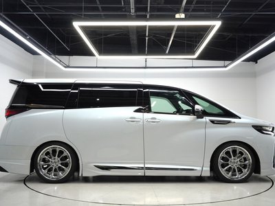 2025 Toyota VELLFIRE photo 4