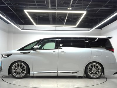 2025 Toyota VELLFIRE photo 8