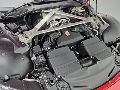 ASTON MARTIN VANTAGE - 7