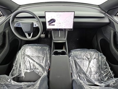 TESLA MODEL Y - 5