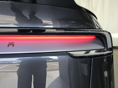 TESLA MODEL Y - 10