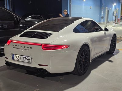 2016 Porsche 911 photo 2