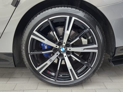 2025 BMW 5 SERIES photo 8