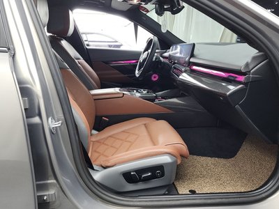 2025 BMW 5 SERIES 缩略图 17