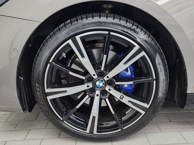 2025 BMW 5 SERIES photo 6