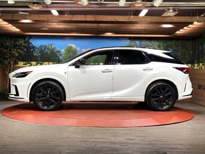 2023 Lexus RX — миниатюра 29