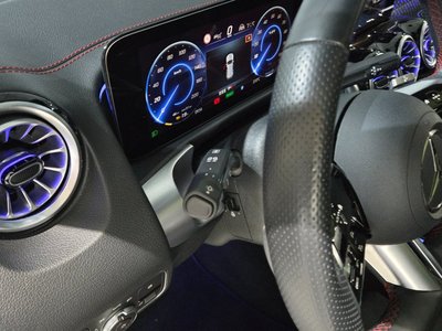 2025 Mercedes-BENZ EQB — миниатюра 19