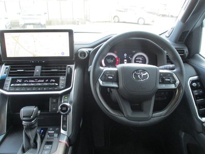 TOYOTA LAND CRUISER 300 - 2