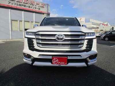 TOYOTA LAND CRUISER 300 - 6