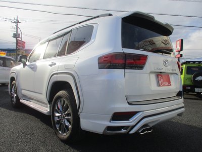 TOYOTA LAND CRUISER 300 - 5