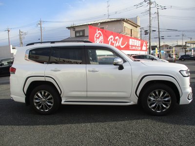 TOYOTA LAND CRUISER 300 - 8
