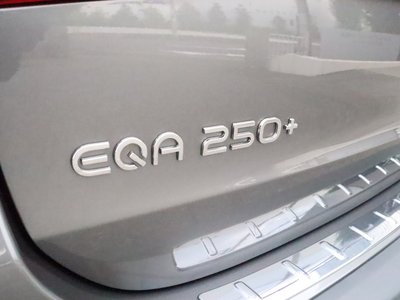 صورة 10 لـ 2025 Mercedes-BENZ EQA