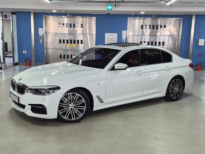 BMW 5 SERIES - 1