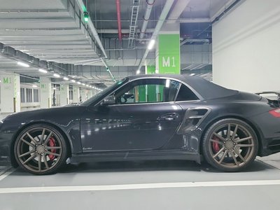 PORSCHE 911 - 9
