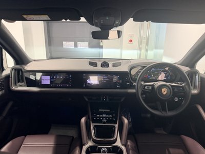 PORSCHE CAYENNE - 8