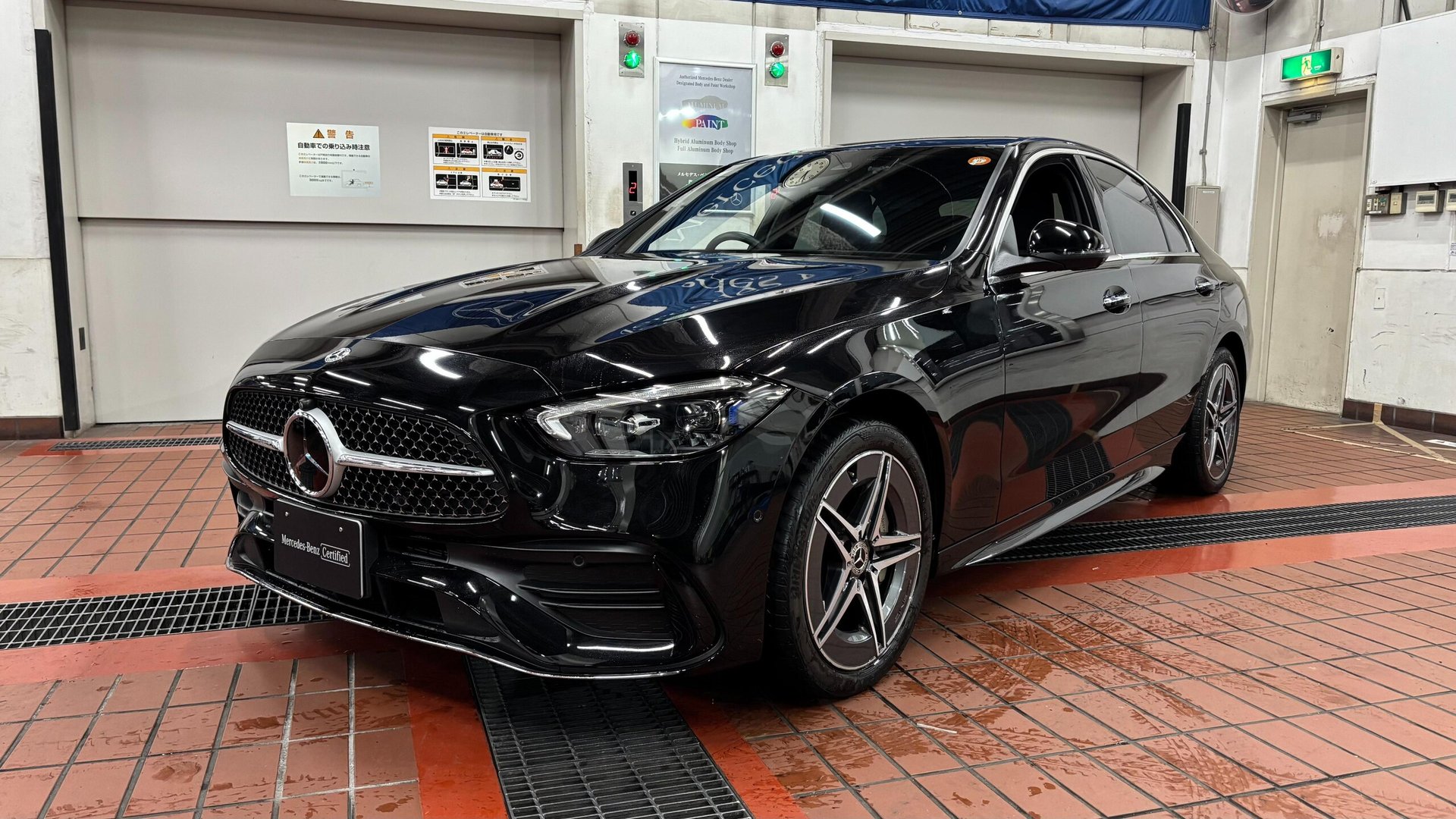 MERCEDES-BENZ C-CLASS - View 1