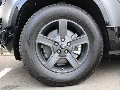 LAND ROVER DEFENDER - 6