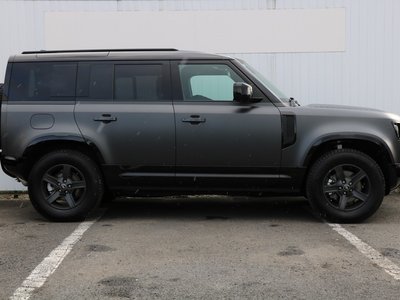 LAND ROVER DEFENDER - 7