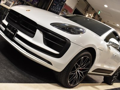 PORSCHE MACAN - 2