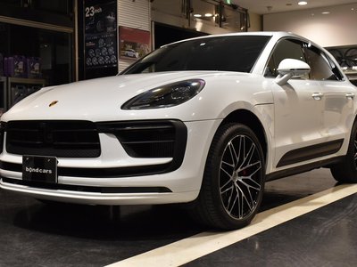 PORSCHE MACAN - 1