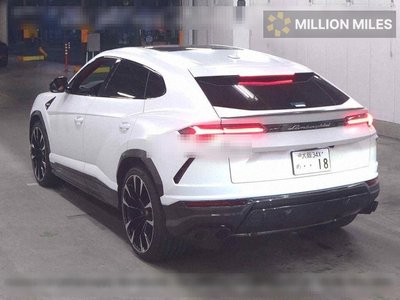 LAMBORGHINI URUS - 2