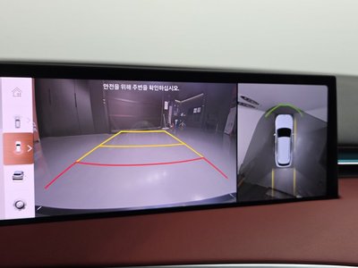 2025 Genesis GV70 thumbnail 16