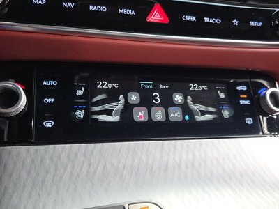 2025 Genesis GV70 thumbnail 17