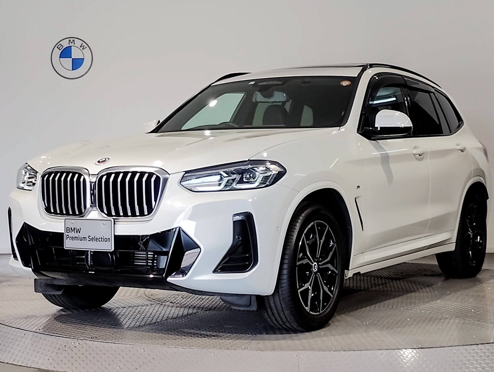 BMW X3 - View 1