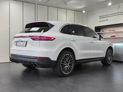 PORSCHE CAYENNE - 4