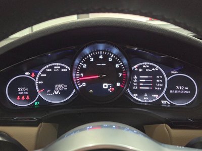 PORSCHE CAYENNE - 8