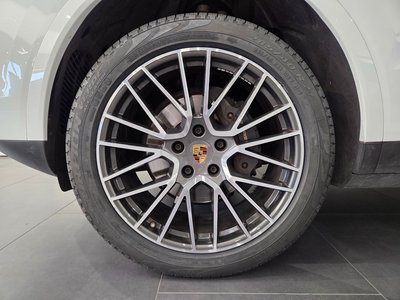 PORSCHE CAYENNE - 6