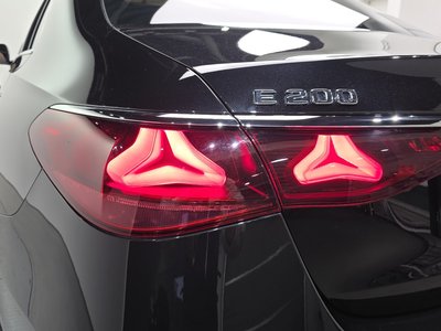 MERCEDES-BENZ E-CLASS - 10