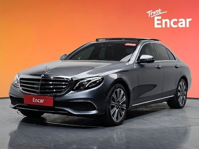 2019 Mercedes-BENZ E-CLASS photo 1