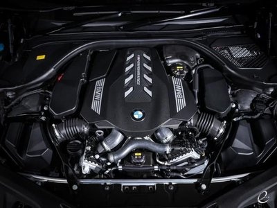 BMW 8 SERIES - 8